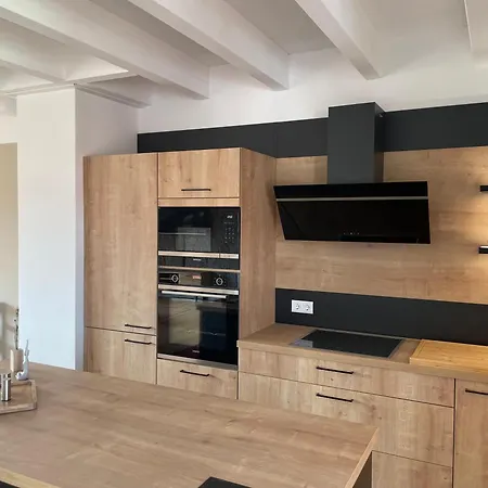 Strohbär In Apartment Leißling